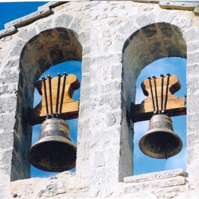 Laroque Cloches Chapelle 01